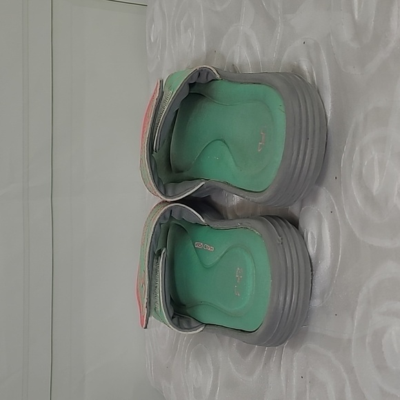 Under Armour Ignite Mint Green & Neon Pink Slide Sandals w/ Memory Foam Footbeds - Picture 4 of 9